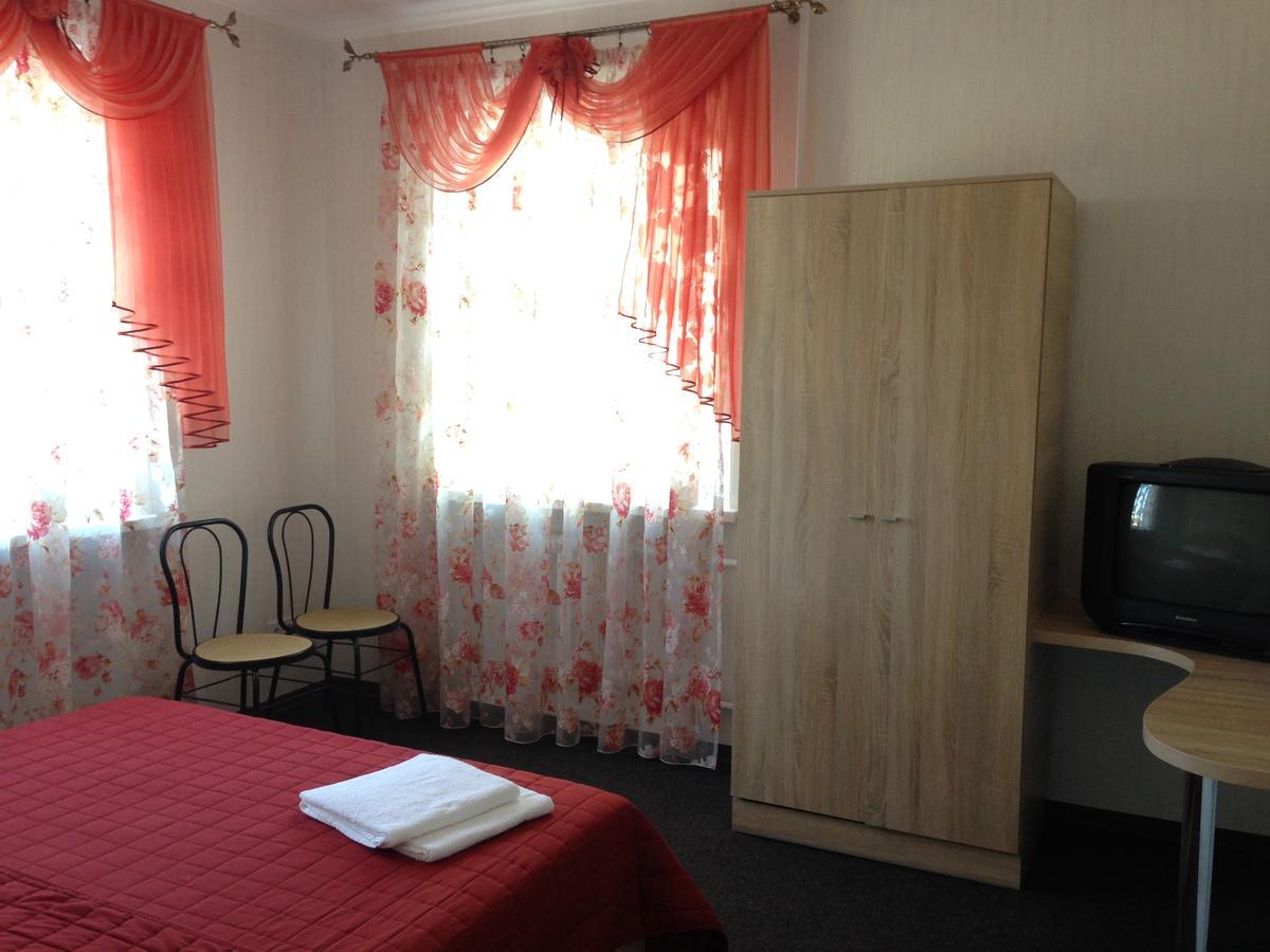 U Fedora Hotel Oleksandriia Ngoại thất bức ảnh