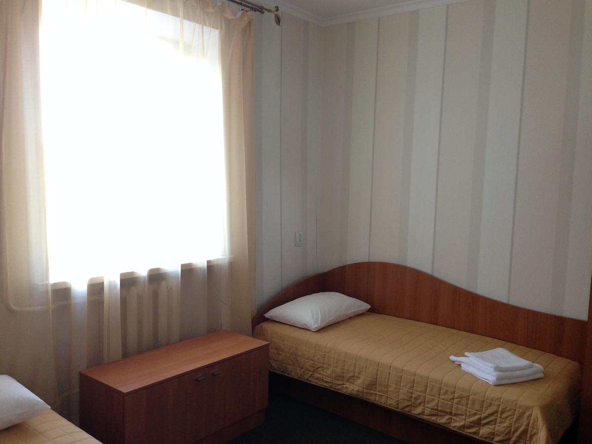U Fedora Hotel Oleksandriia Ngoại thất bức ảnh