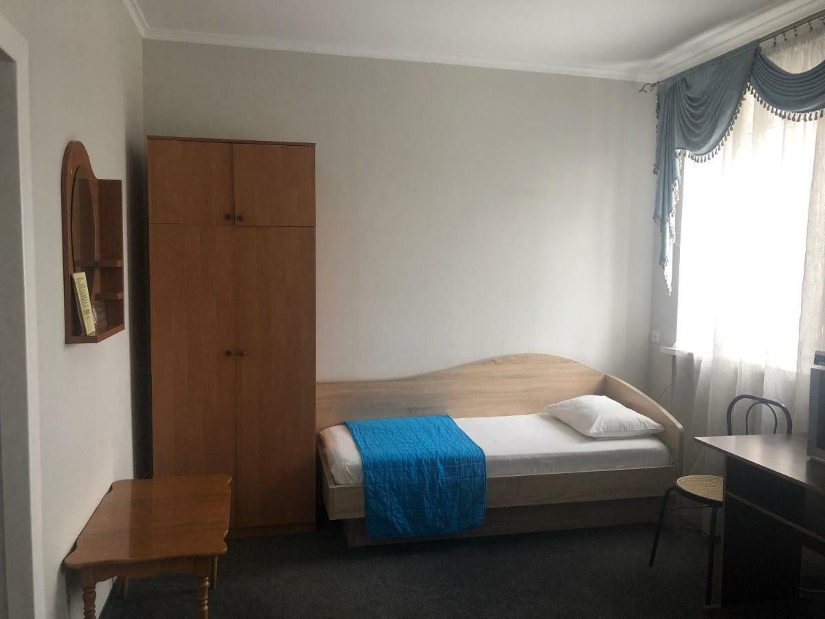 U Fedora Hotel Oleksandriia Ngoại thất bức ảnh