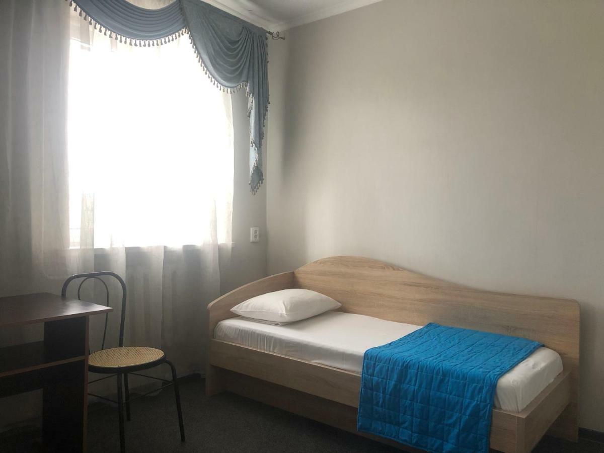 U Fedora Hotel Oleksandriia Ngoại thất bức ảnh